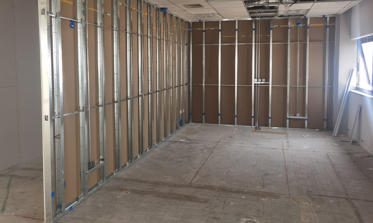 長寧世貿(mào)商城辦公室裝修施工現(xiàn)場3