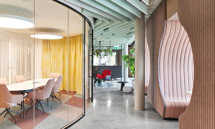 辦公室裝修前應(yīng)與設(shè)計(jì)師咨詢哪些？設(shè)計(jì)師又要做好哪些？