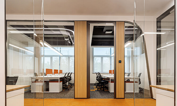 上海簡單實(shí)用的辦公室如何裝修？