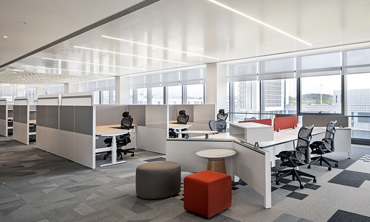 辦公室裝修設(shè)計(jì)中，如何創(chuàng)造一個(gè)更安靜、更高效的辦公室環(huán)境