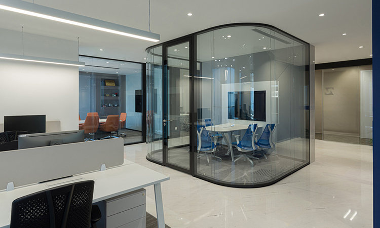 國內(nèi)的名企辦公室裝修都是怎樣設(shè)計的？起到哪些作用？   