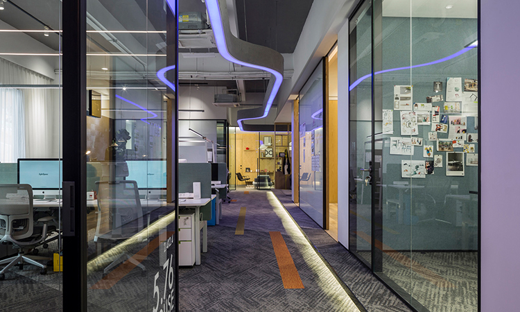 如何找上海市區(qū)辦公室裝修公司？