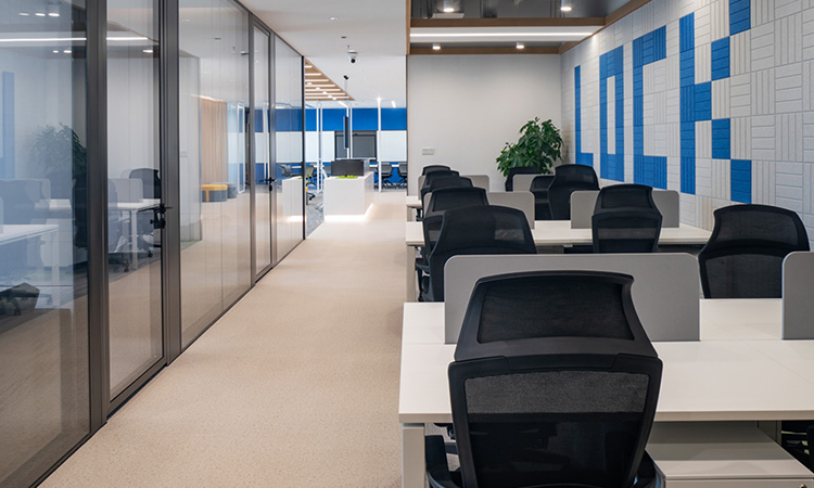 軟件公司辦公室網(wǎng)絡(luò)綜合布線完工照片