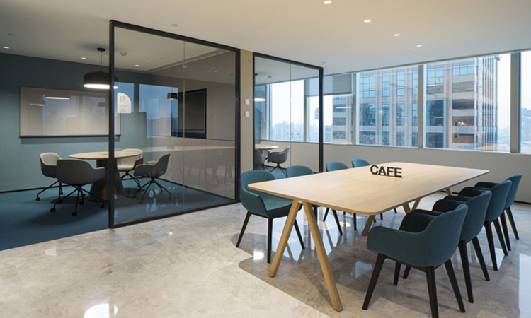 寫(xiě)字樓黑框玻璃隔斷辦公會(huì)議室