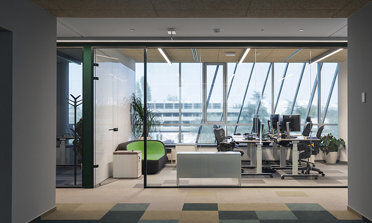 上海辦公室裝修設(shè)計公司內(nèi)部員工區(qū)